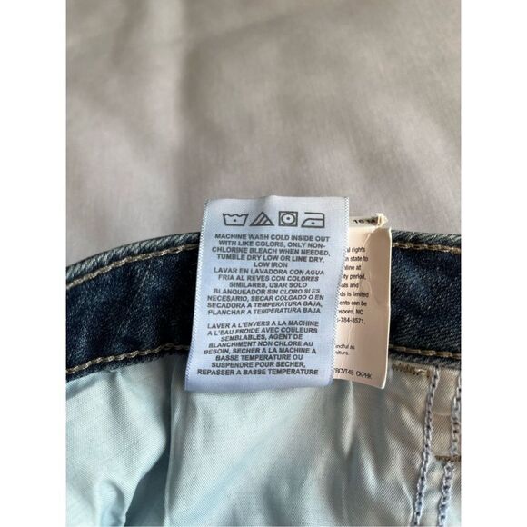Lee Regular Fit Capri Mid Rise Jeans - Picture 9 of 15